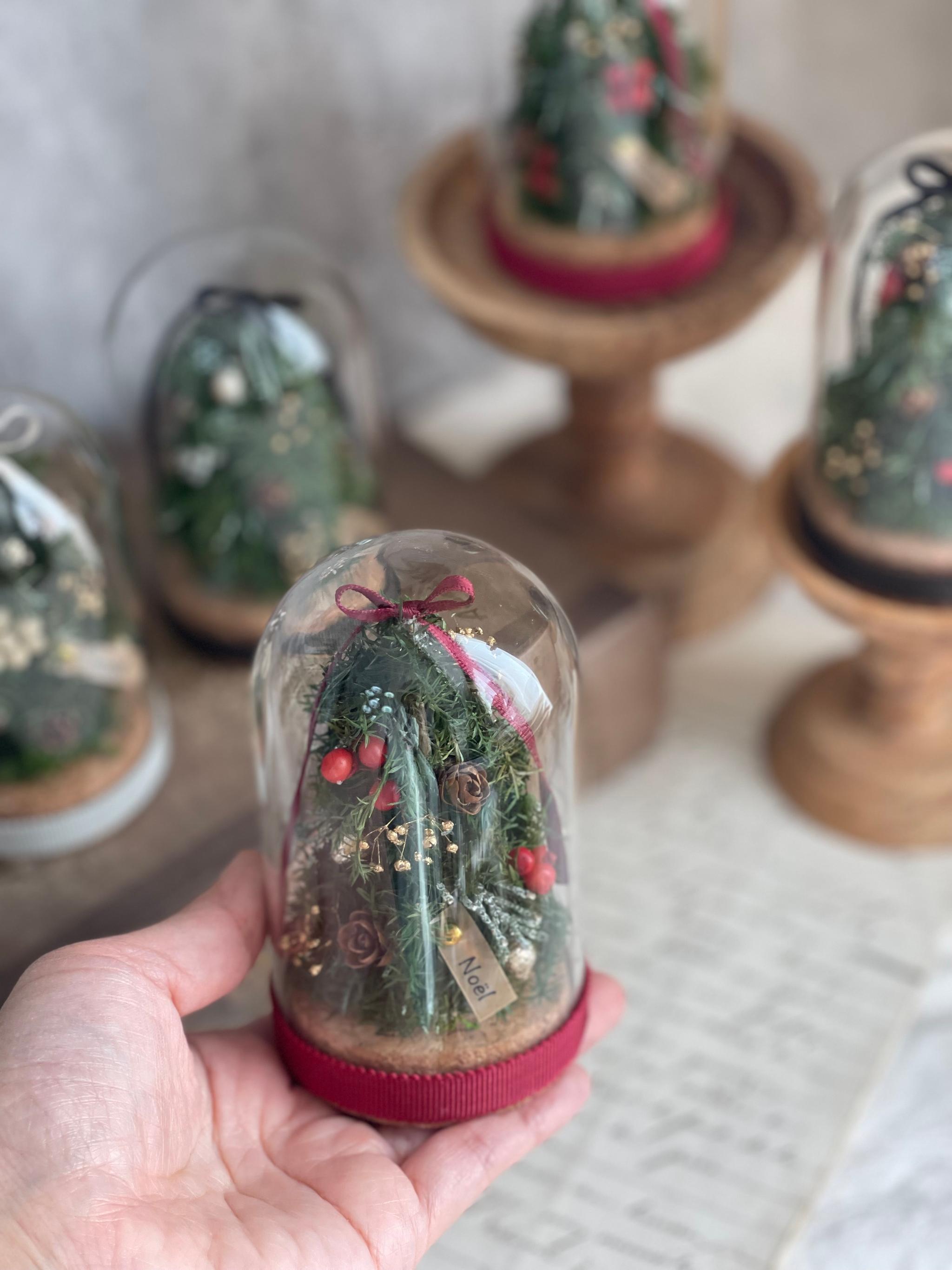 ミニガラスドームツリー　黒リボンに赤い実（プリザーブドフラワー） | 4枚目