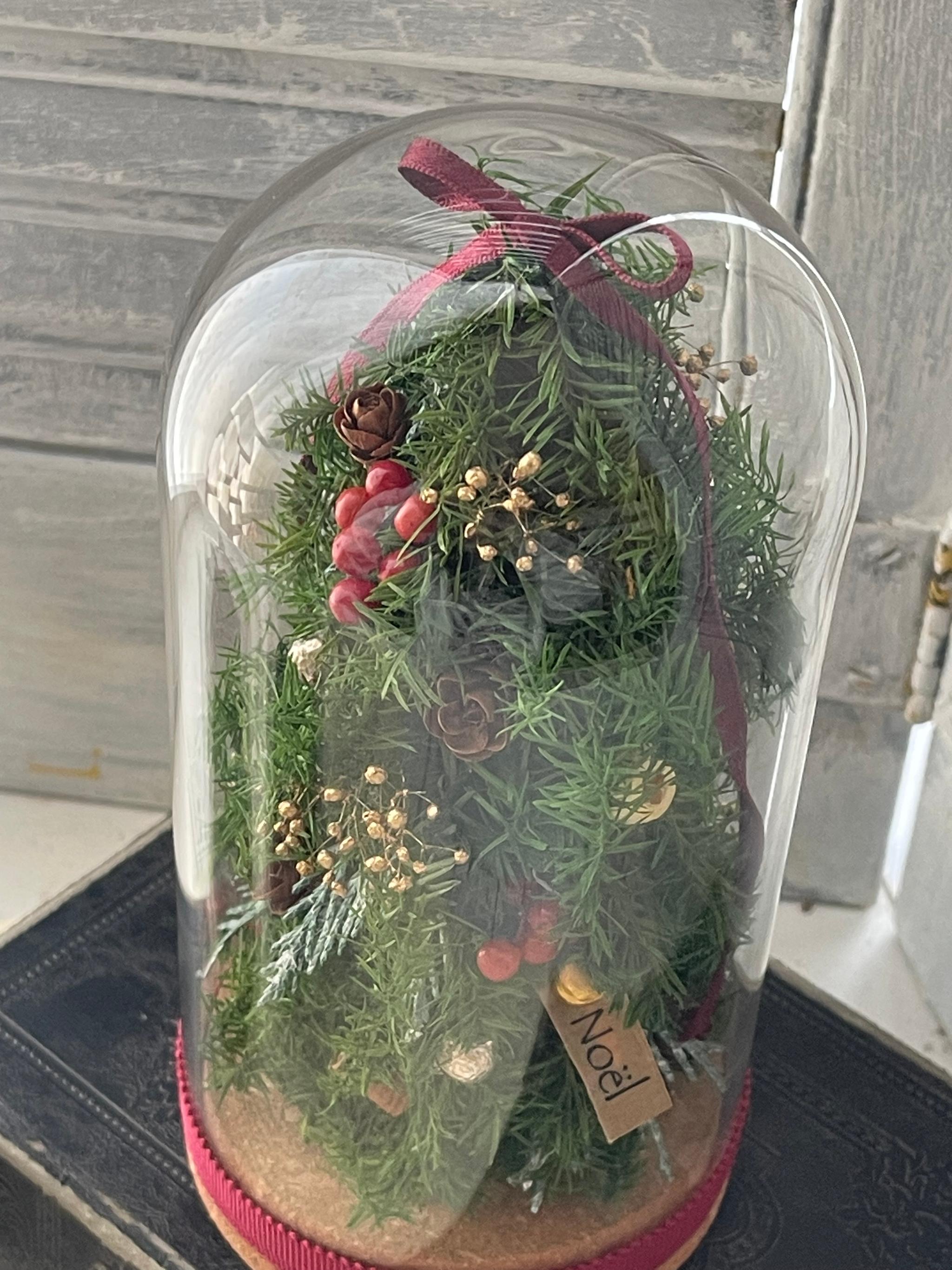 ガラスドーム大サイズ　（プリザーブドフラワー）赤リボンに赤い実 | 3枚目